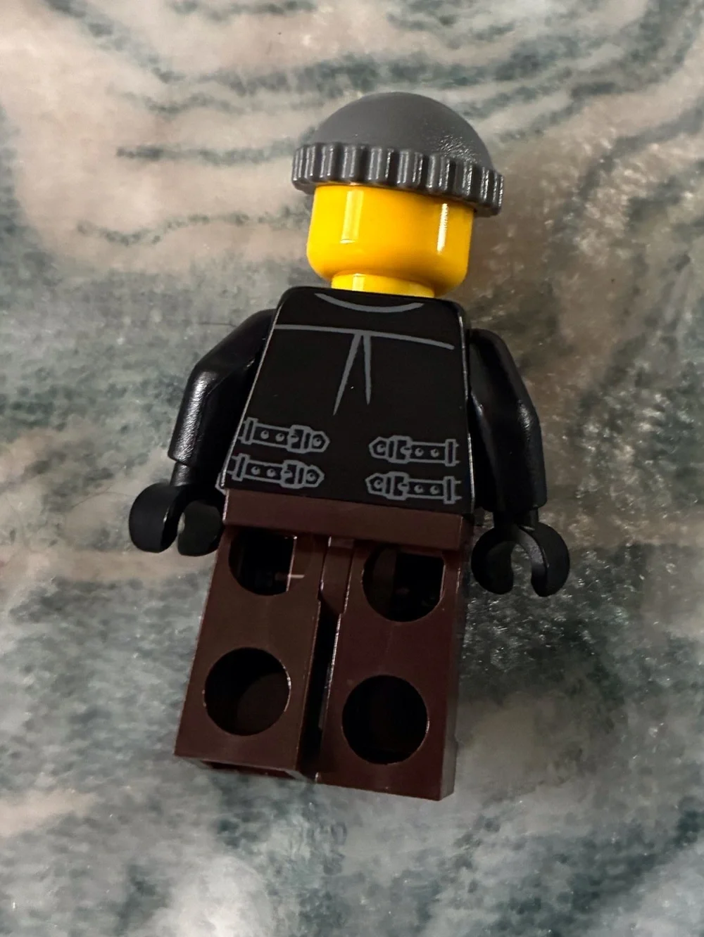 Lego Yellow Head Black Jacket Brown Legs Gray Beanie Minifigure